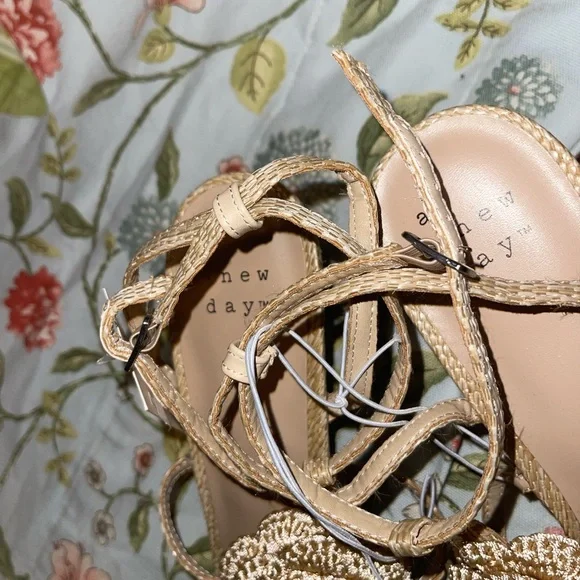 A New Day Esme Tan Crotchet Flower Kitten Heels - Picture 5 of 16